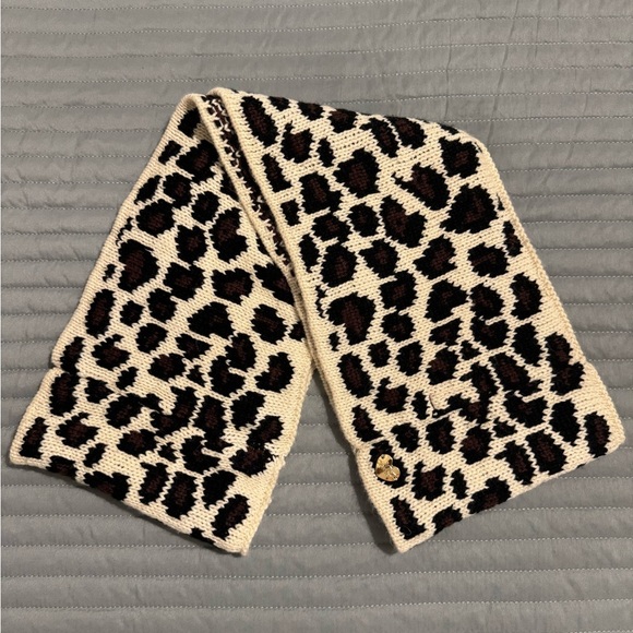 Betsey Johnson infinity scarf - Picture 1 of 4